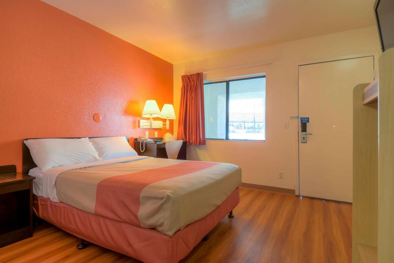 Motel 6-Palm Springs, Ca - Downtown Экстерьер фото