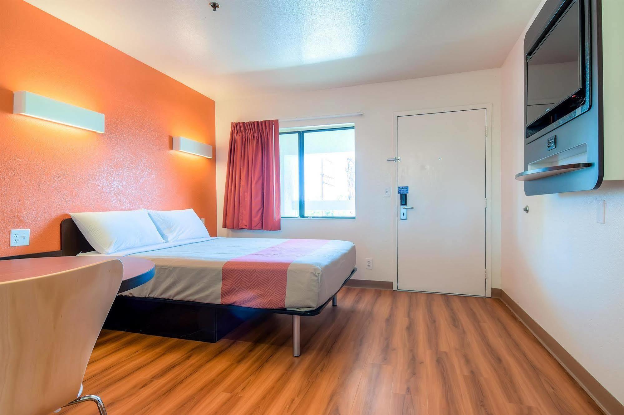 Motel 6-Palm Springs, Ca - Downtown Экстерьер фото