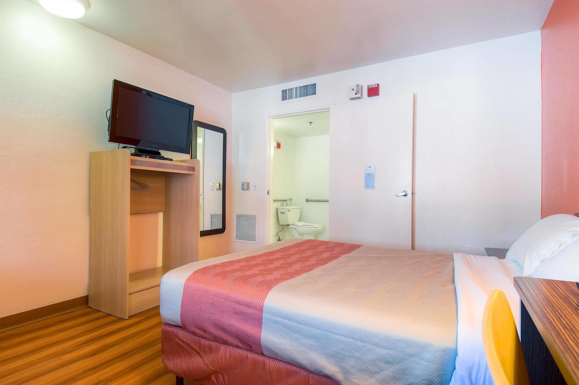 Motel 6-Palm Springs, Ca - Downtown Экстерьер фото