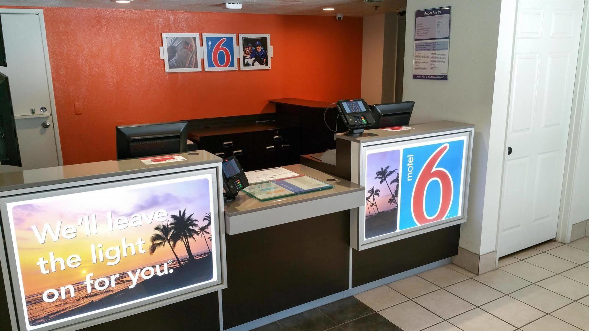 Motel 6-Palm Springs, Ca - Downtown Экстерьер фото